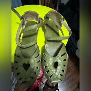 Re-mix vintage sandals